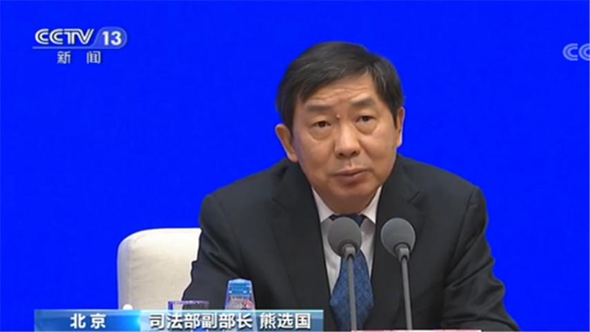 2020年法网的直播历程可谓是中国体育媒体发展的一个缩影。在疫情影响下，国际体育赛事的安排变得复杂多变，而法网作为四大满贯之一，自然受到广泛关注。腾讯体育凭借其强大的直播技术和平台优势，为广大球迷提供了良好的观看体验。