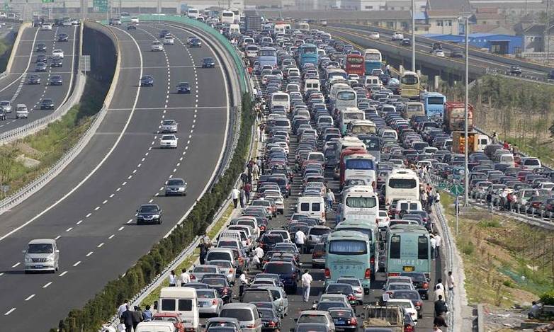 2月3日全国道路交通总体平稳，4日交通流量将持续高位运行